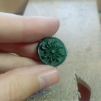 les ateliers : pendentif helios en cire