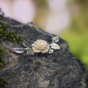 collier Rosa Ardentia en argent et ivoire de mammouth