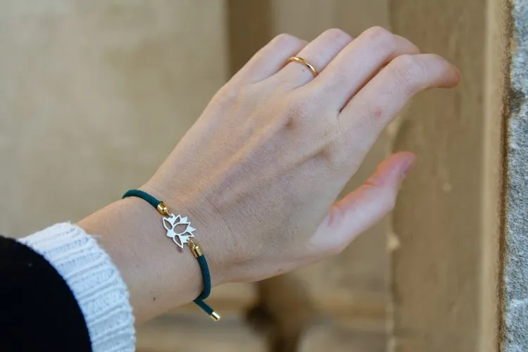 bracelet fleur et cordon