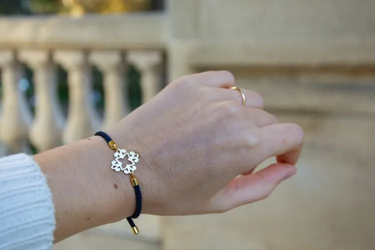 bracelet quadrilobe et cordon