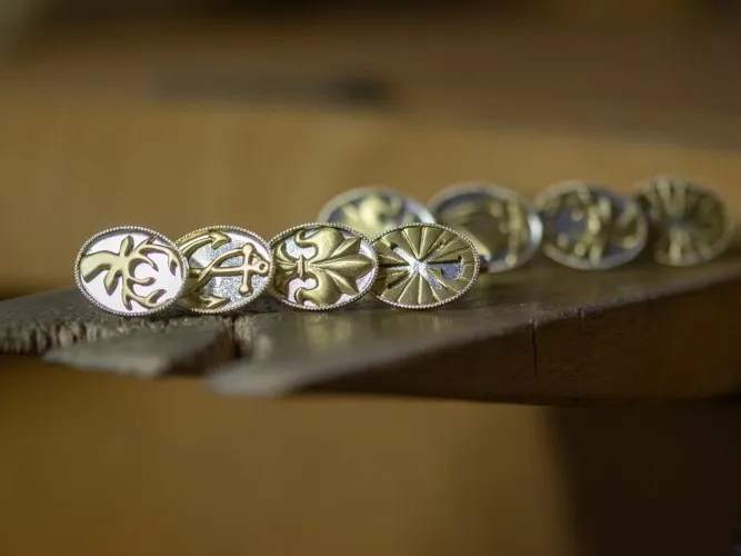 boutons de manchette en laiton